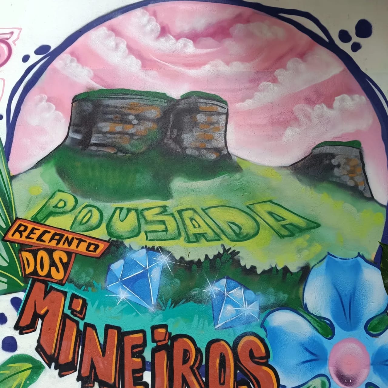 Mural pintado à mão na Pousada Recanto dos Mineiros